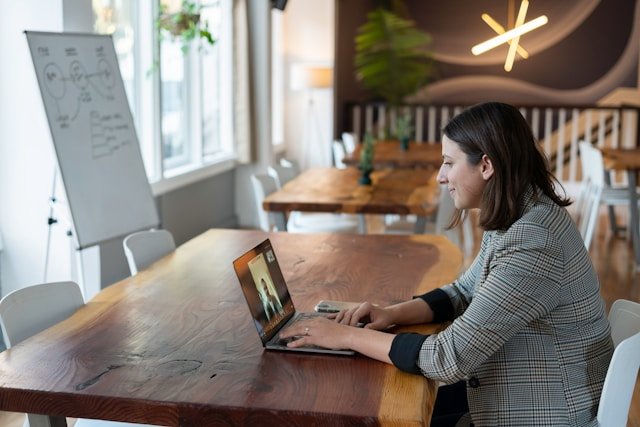 a_woman_on_a_zoom_meeting